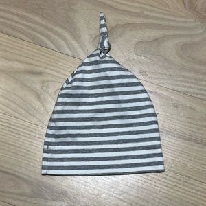 Hanna Andersson Baby Layette Top Knot Beanie Gray/White Stripes NWOT EUC Unisex